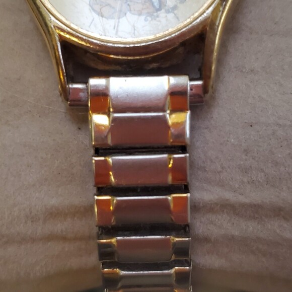 Mickey Mouse Vintage Quartz 1980s\' Goldtone Speidel Stretch Band Seiko Watch